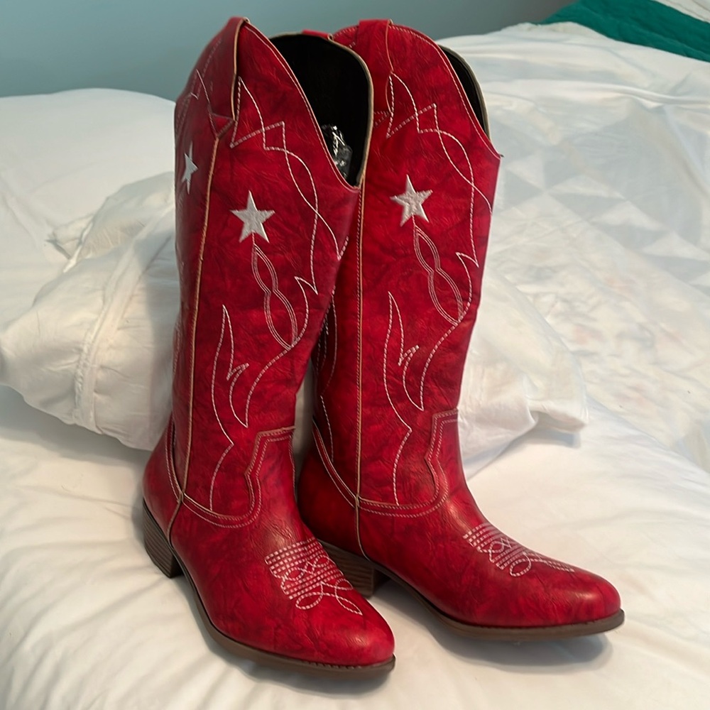 Women’s Red faux leather knee high cowboy boots, pointed toe, embroidered stars.